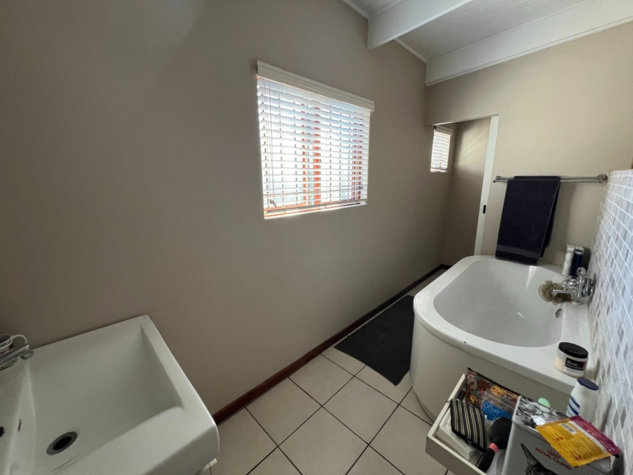 6 Bedroom Property for Sale in Jacobsbaai Western Cape